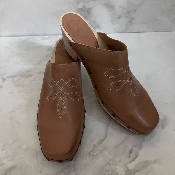 BIRD OF FLIGHT Leather Studded Shy Clog Size 8.5-9 - Picture 3 of 10